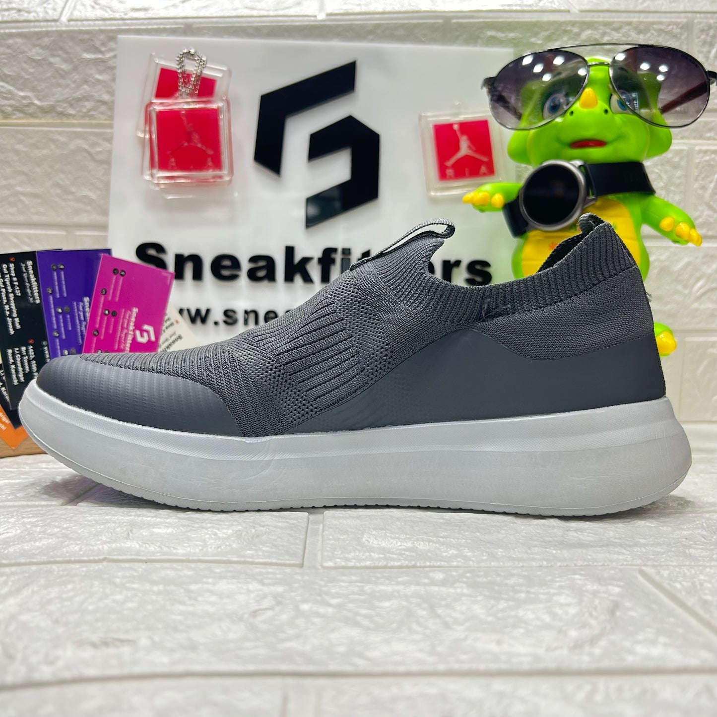Skecher - Relaxed Fix - Gray White