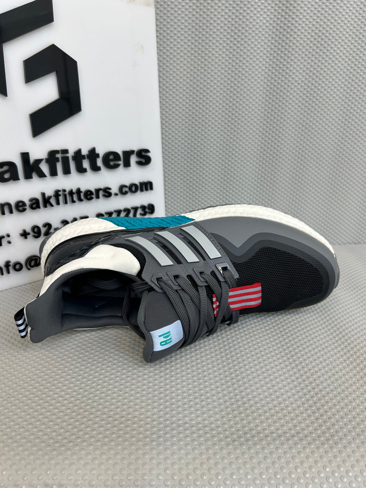 AD - Ultra boost - Gray Green