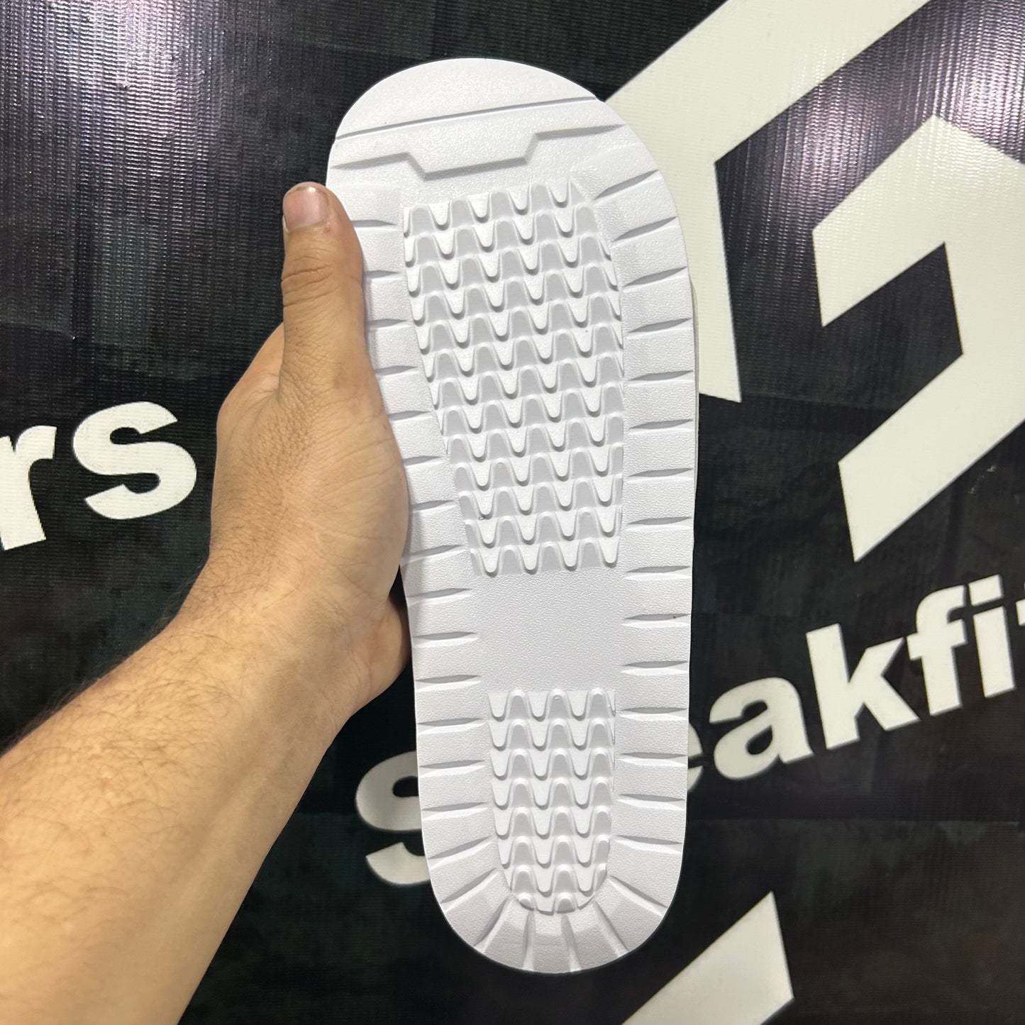 Skecher - D8 - Slides - White Black