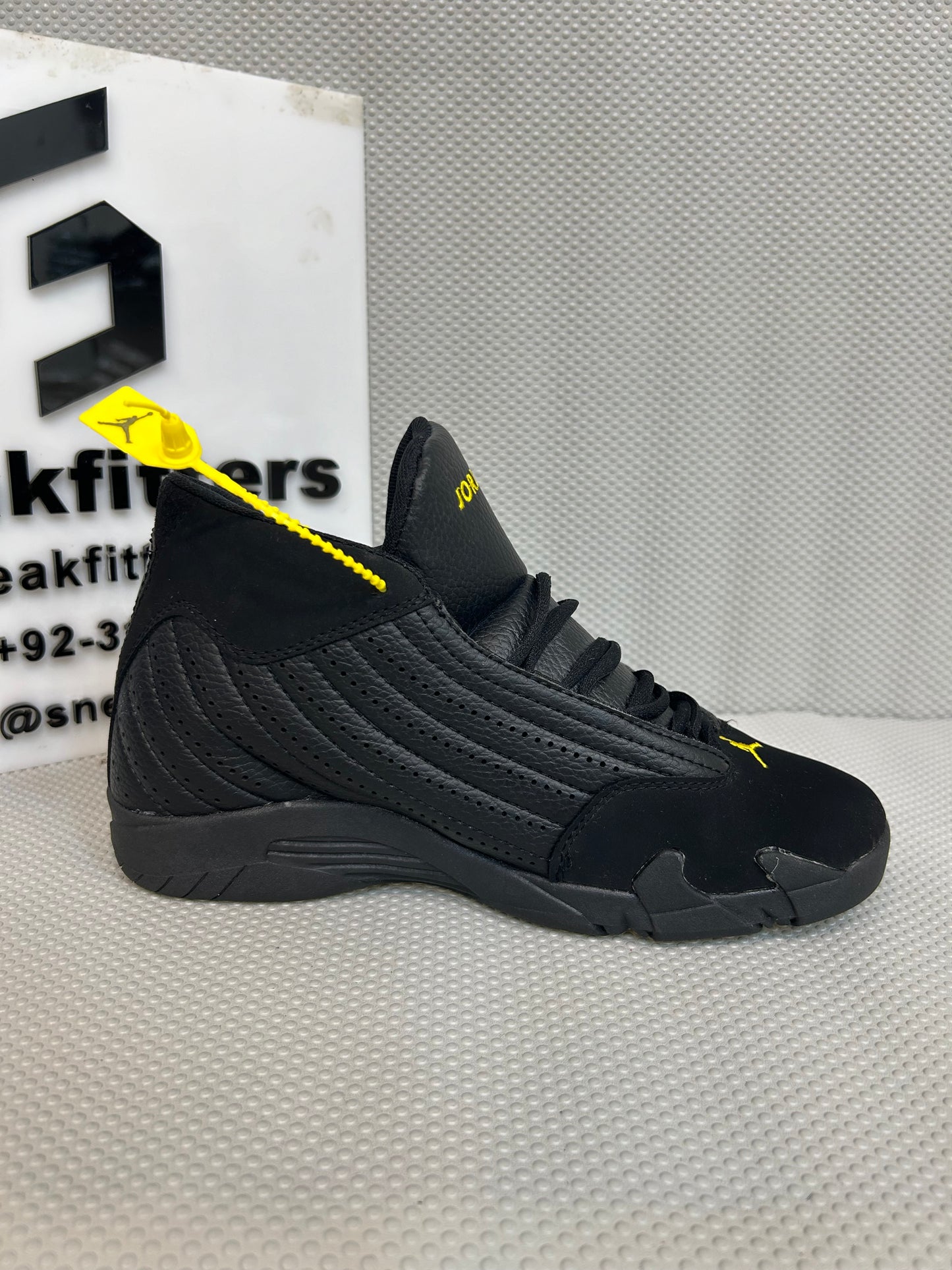AR JDN 14 - Retro - Black Yellow