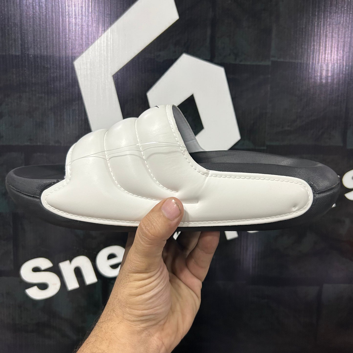 NKE - Slides - D8 - White Black