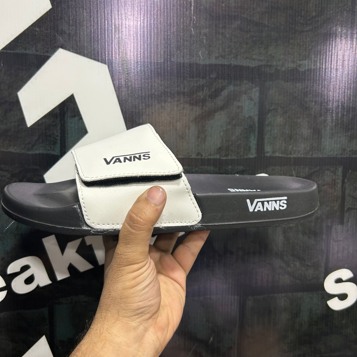 Vanns - Slides D2 - White