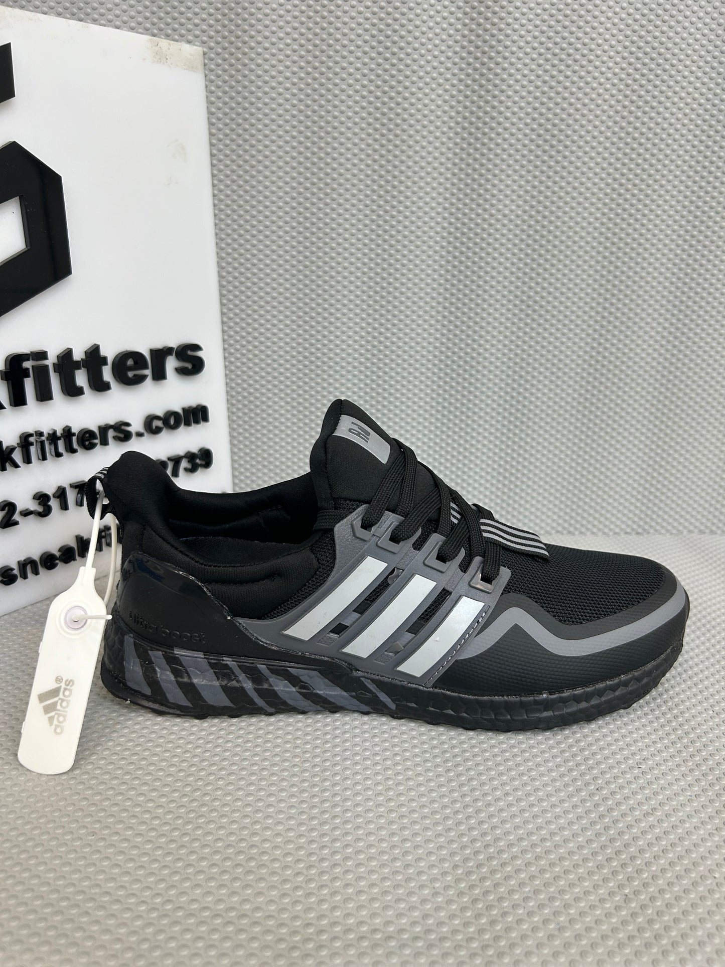 AD - Ultra boost - Gray Black