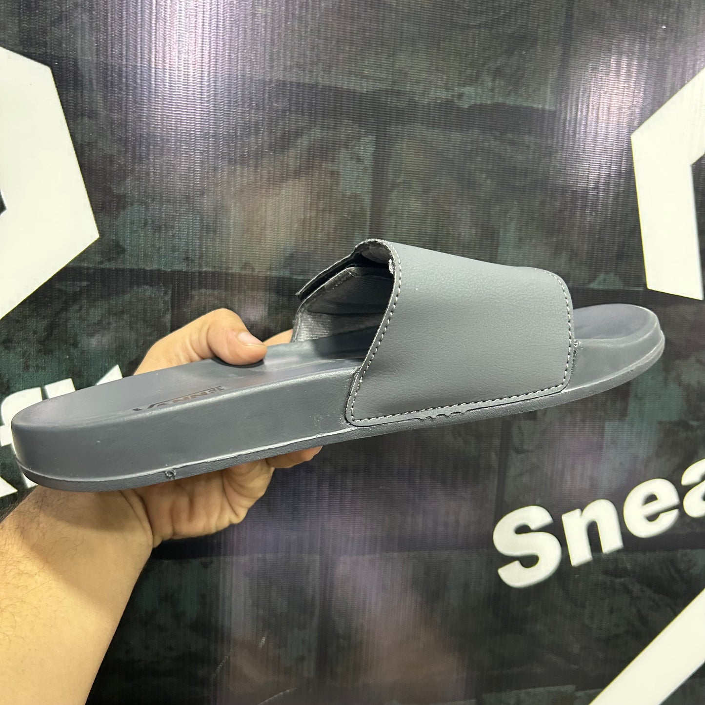 Vanns - Slides D2 - Gray