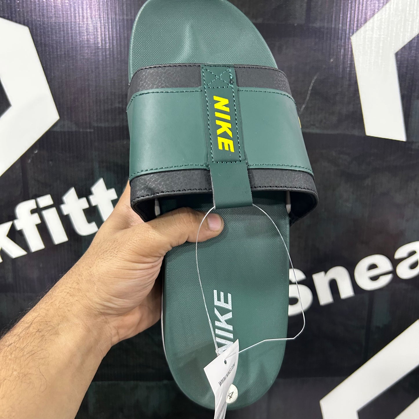 NKE - Slides - D7 - Green