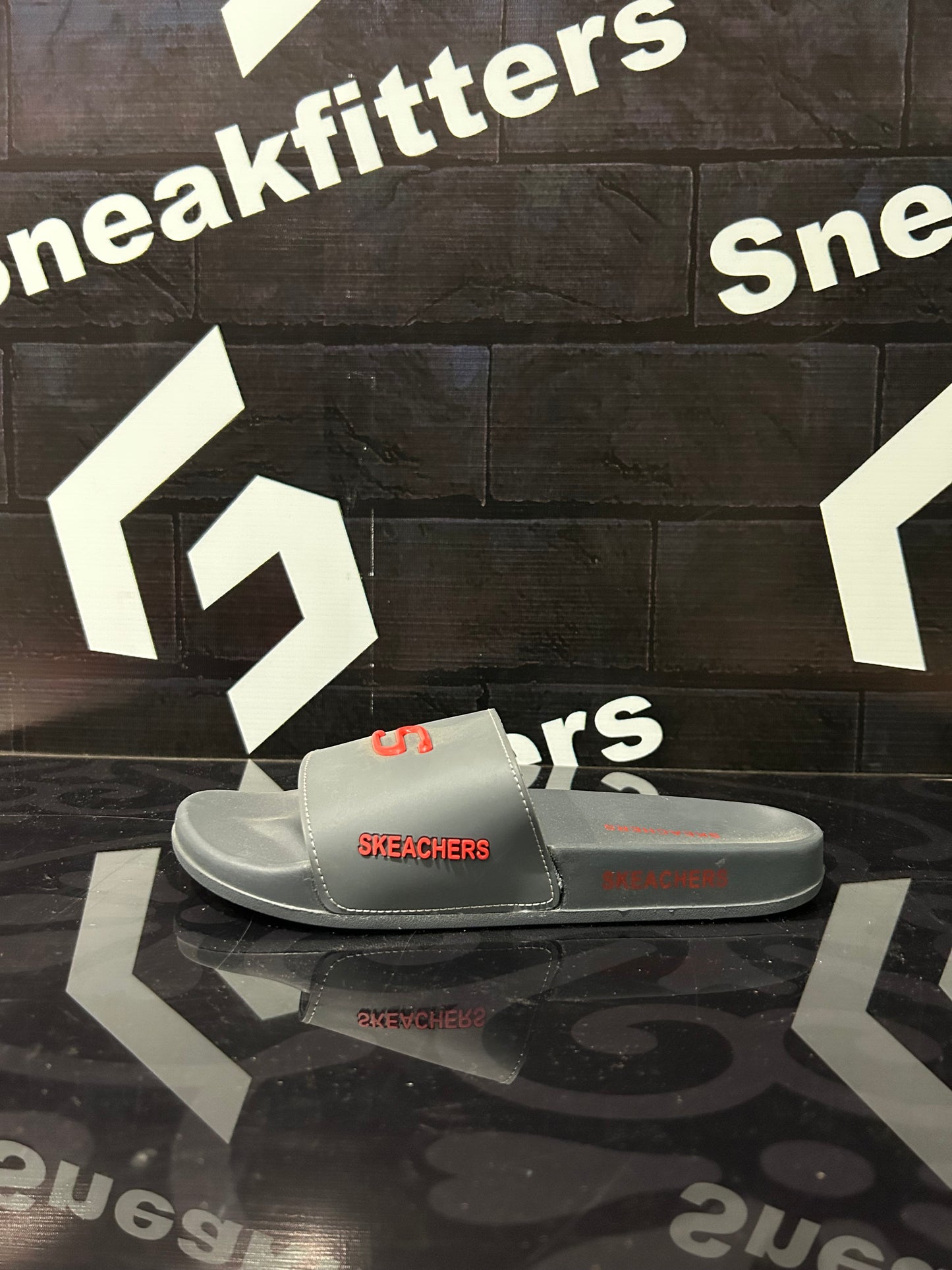 Skecher - D5 - Slides - Gray