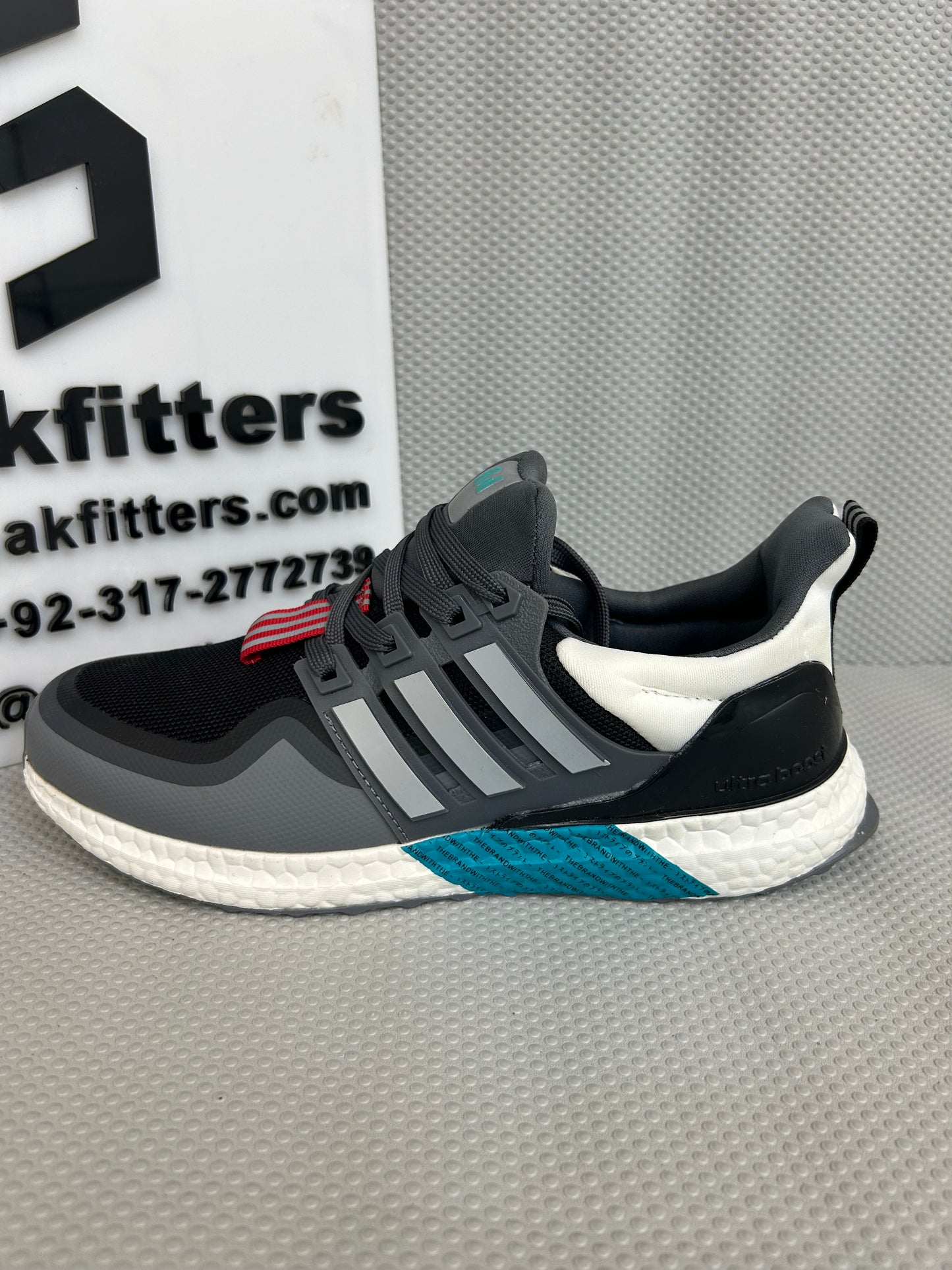 AD - Ultra boost - Gray Green