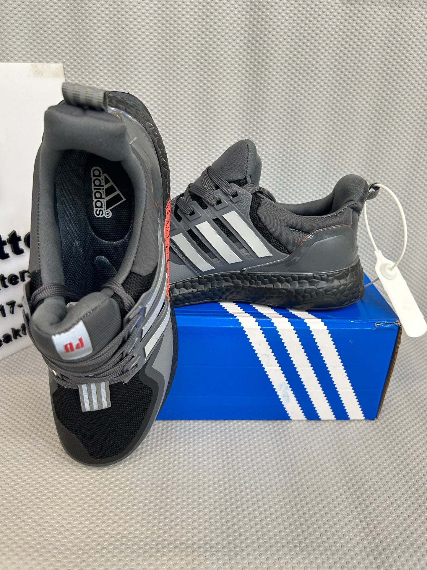 AD - Ultra boost - Gray Orange