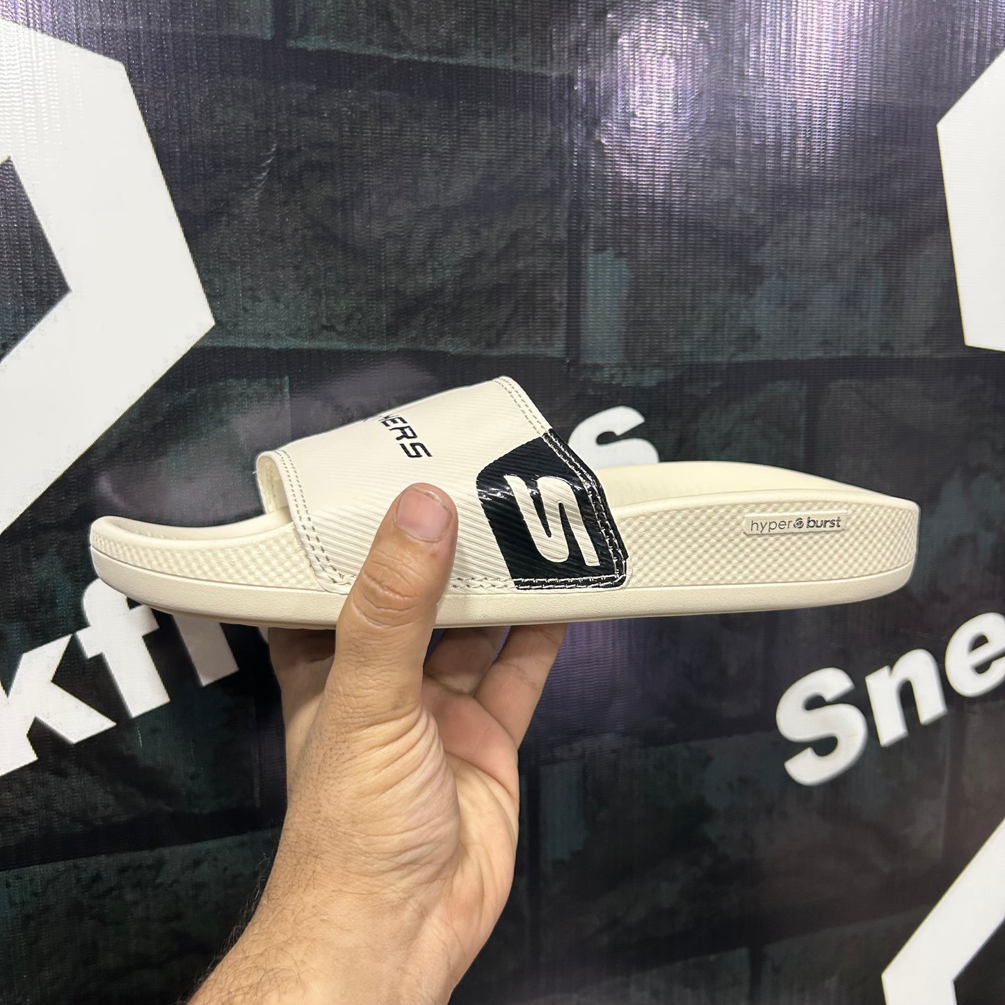 Skecher - D7 - Slides - Off White
