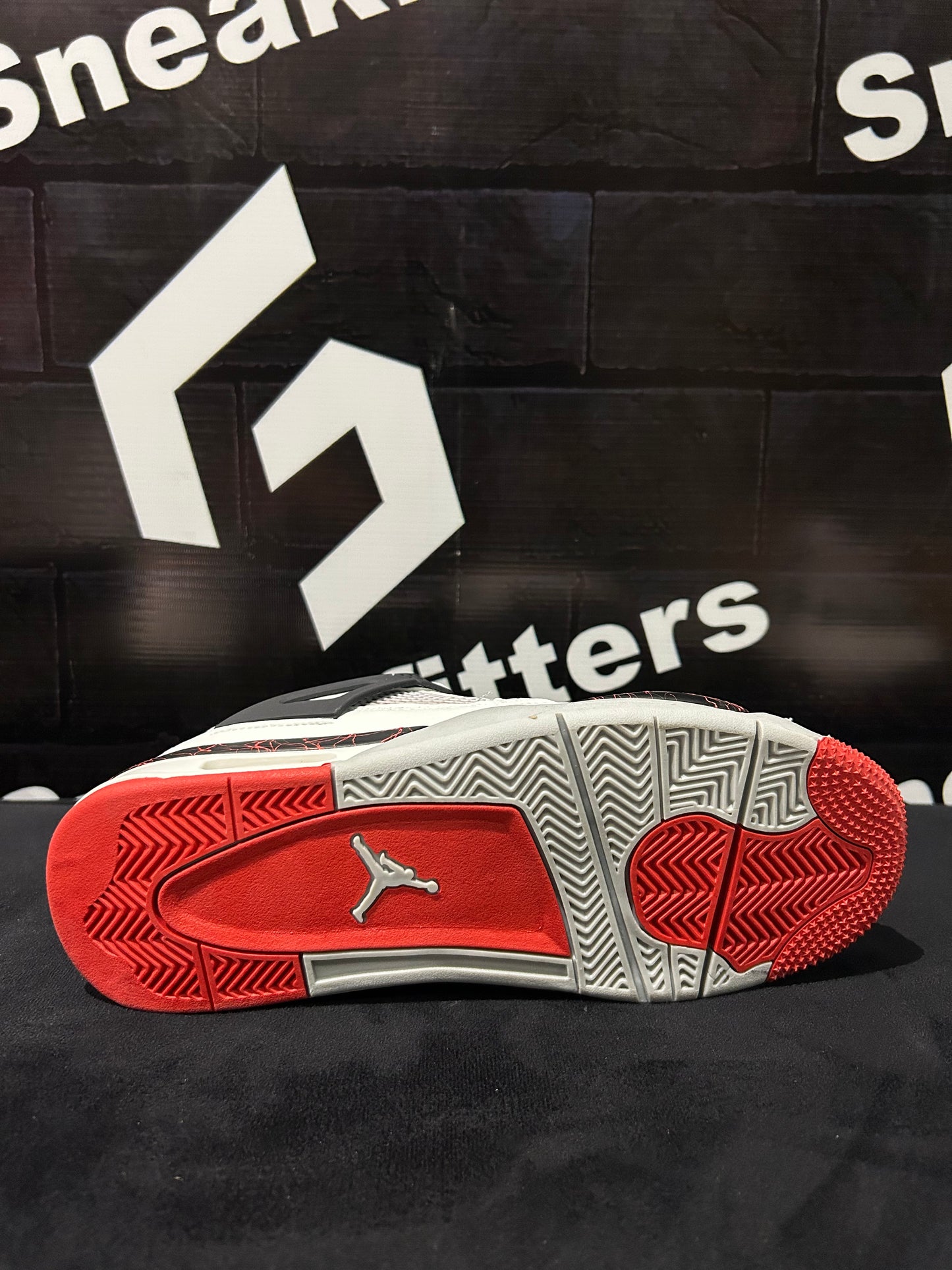 AR JDN 4 - Retro - White with Red (Premium)