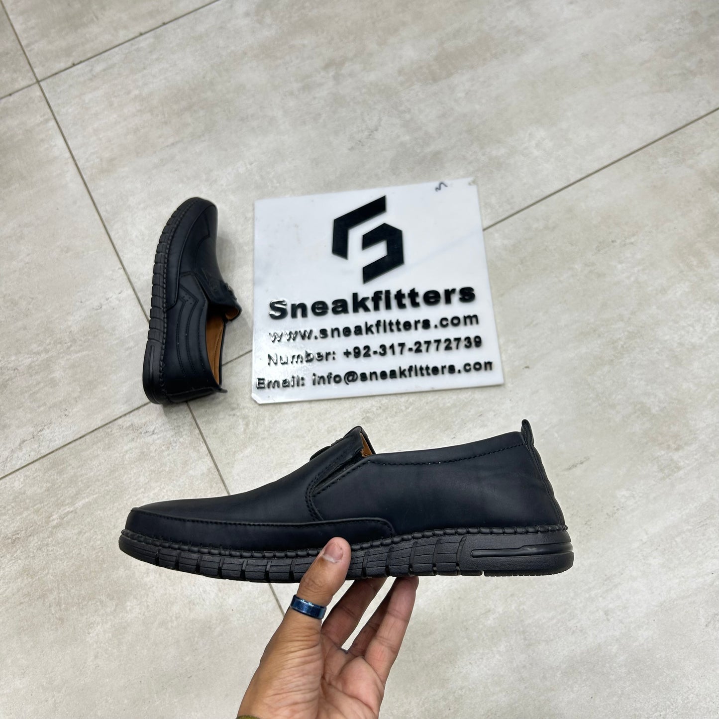 Clarks Shoes - D7 - Black