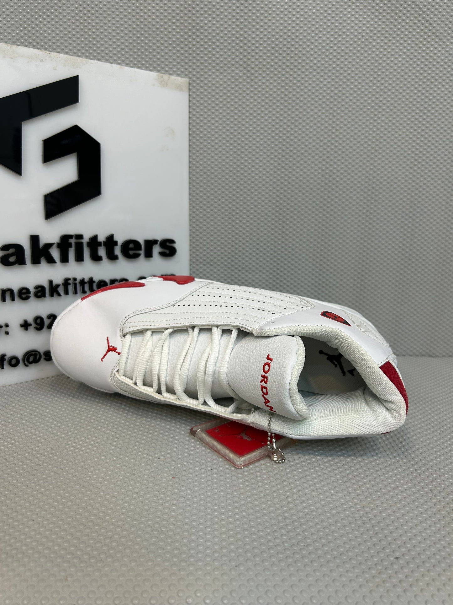 AR JDN 14 - Retro - White Red