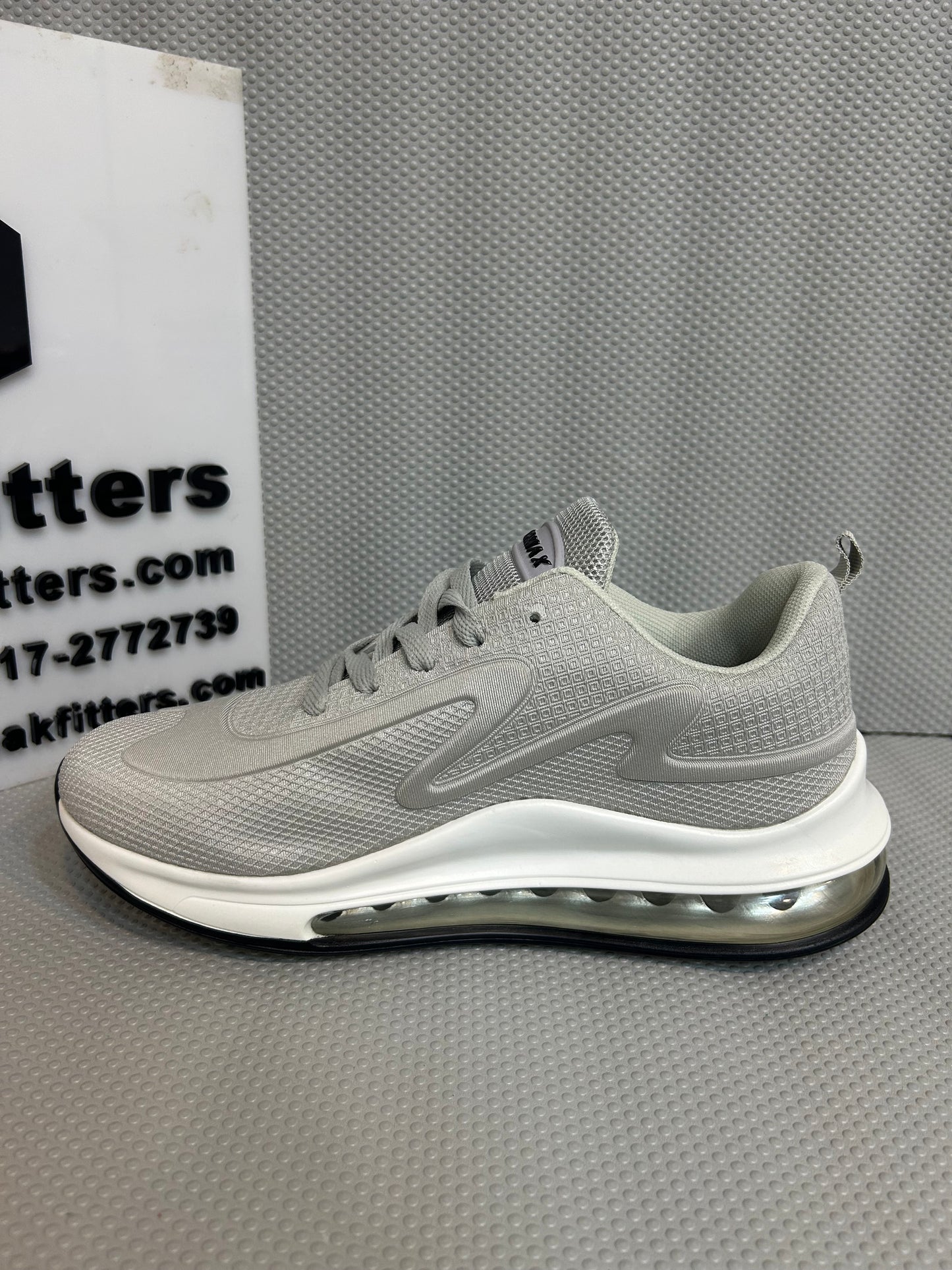 NKE Air Max 720 - Grey