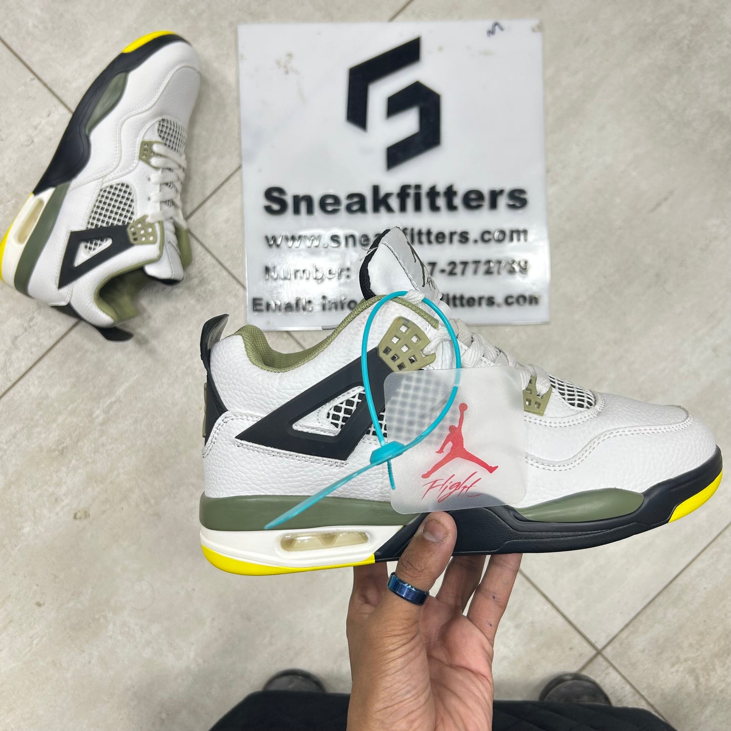 AR JDN 4 - Retro - Oregon Ducks Duckman White