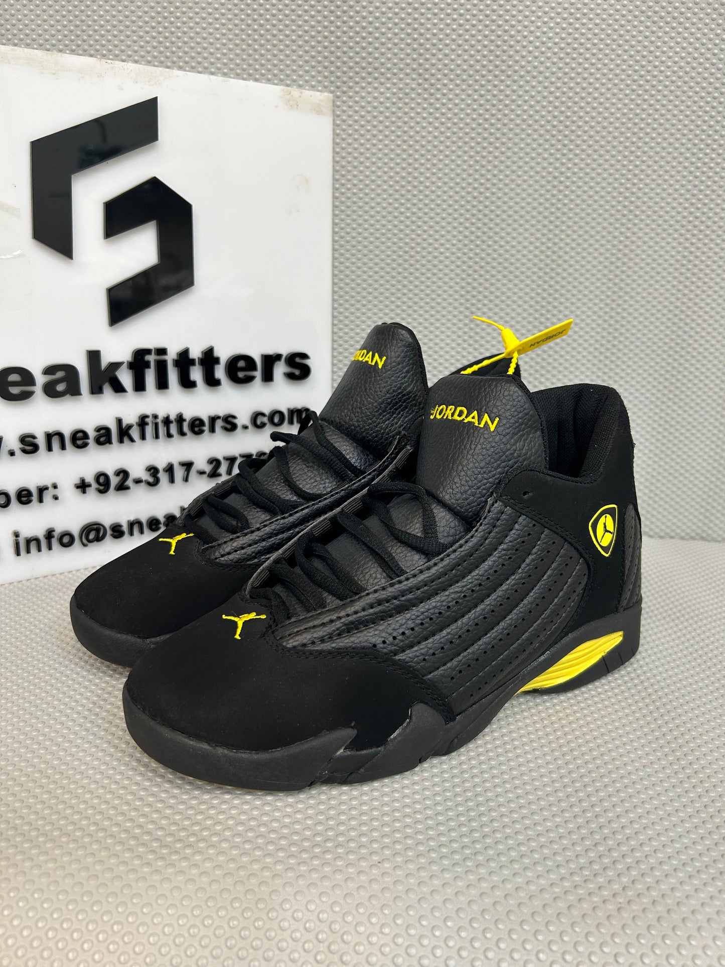 AR JDN 14 - Retro - Black Yellow