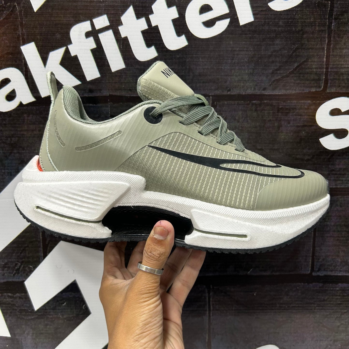 NK - Air Zoom - Runner - Army Green