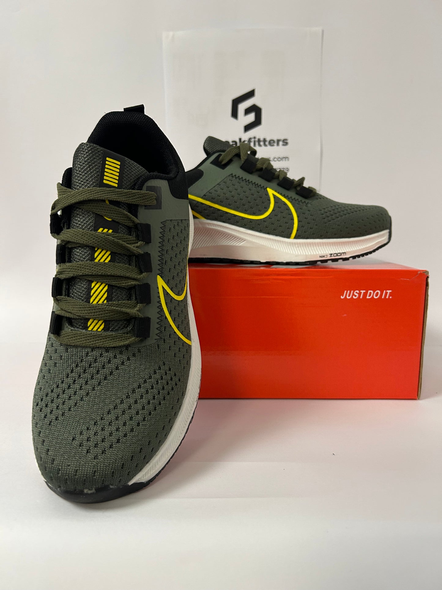 NKE Zoom -  Downshifter - Olive