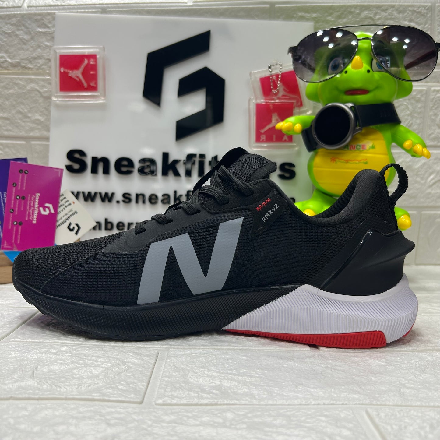 NB - Fuelcgell - Black White