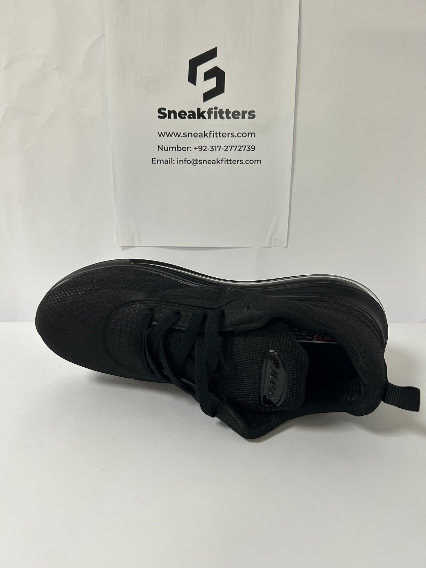 NKE Air Max 720 - All Black