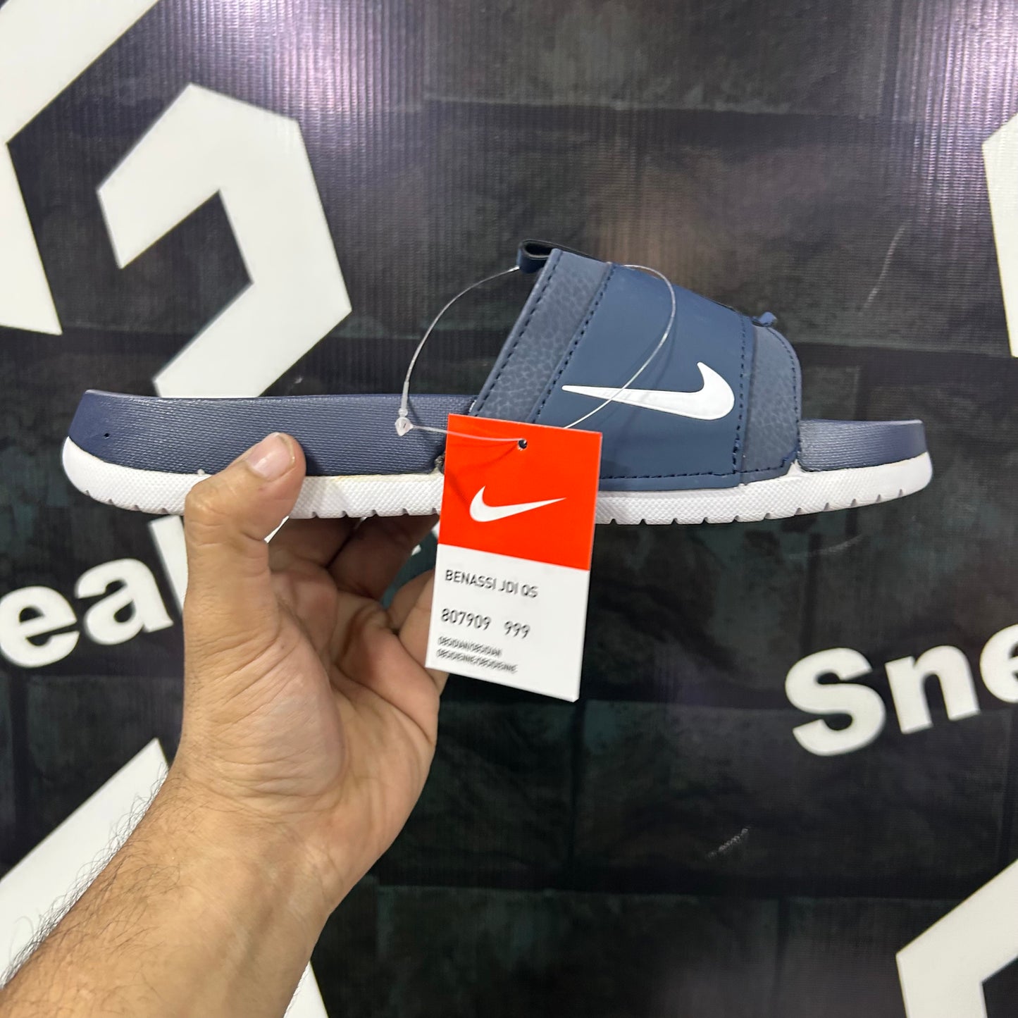 NKE - Slides - D7 - Navy