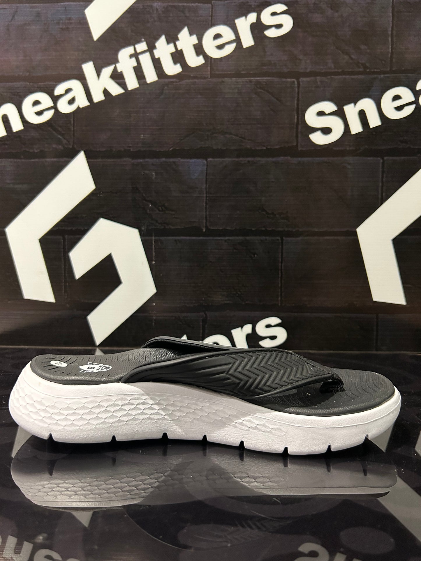 Skecher - D6 - Slides - Black