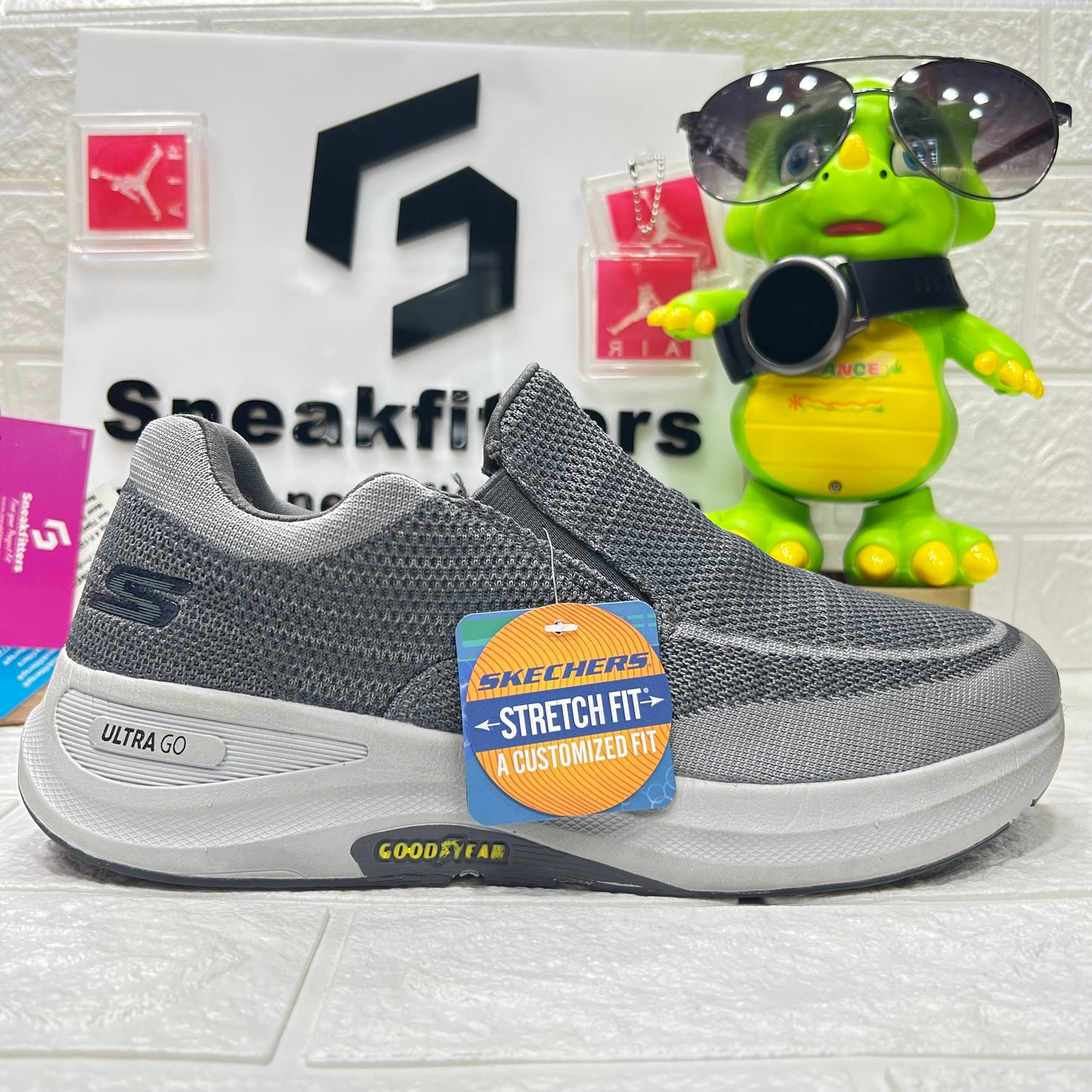 Skecher - Ultra Go Goodyear - Grey