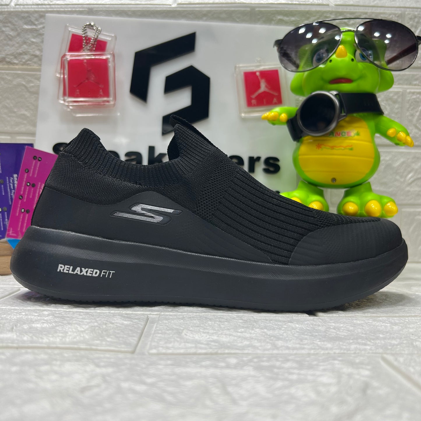Skecher - Relaxed Fix - Black