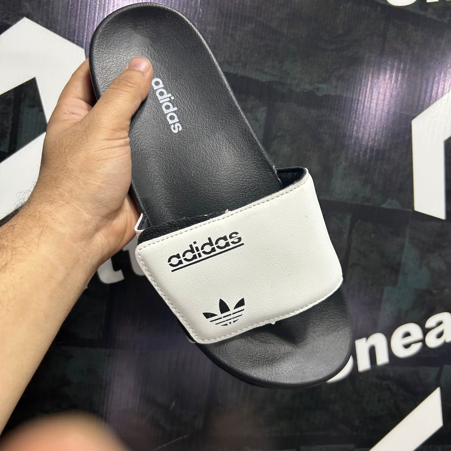 Ad - D7 - Slides - Black with White