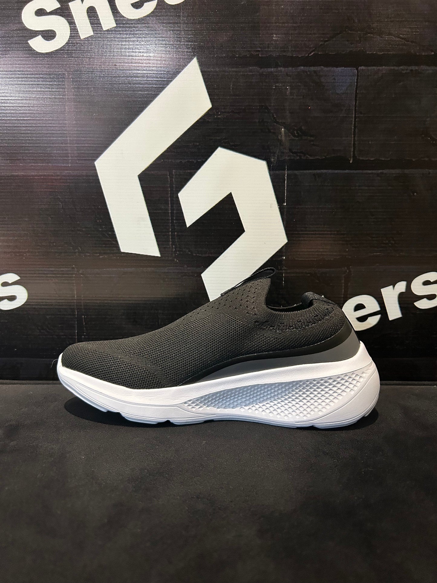 Skecher - Ultra Go - Upraise - Black White