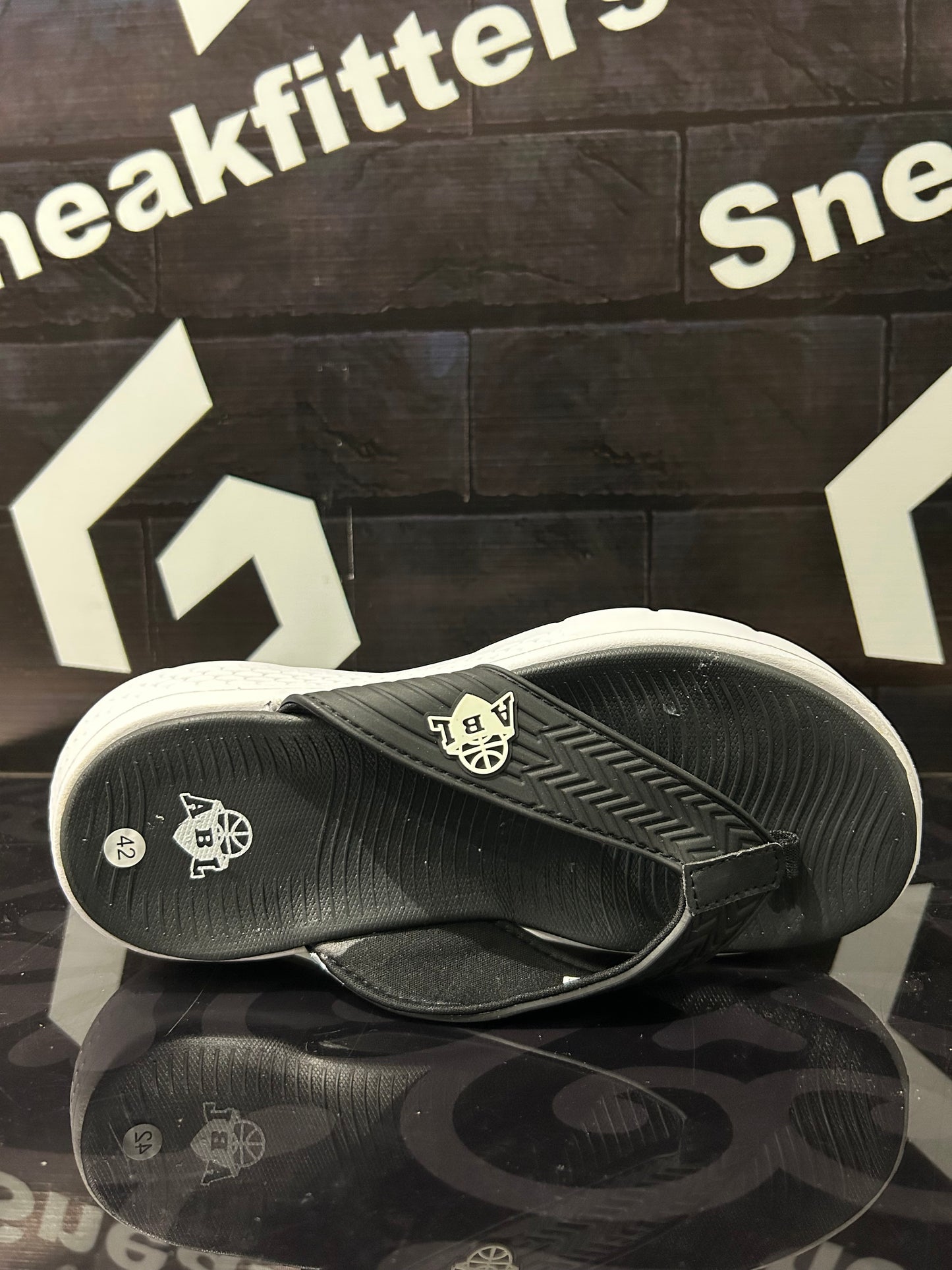 Skecher - D6 - Slides - Black