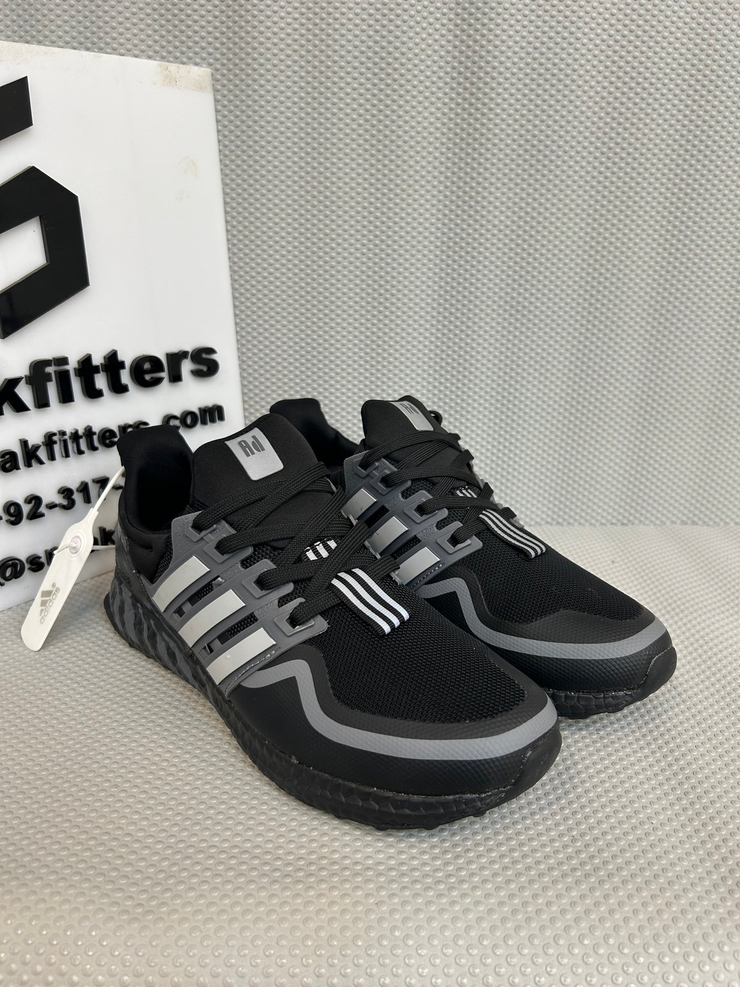 AD - Ultra boost - Gray Black