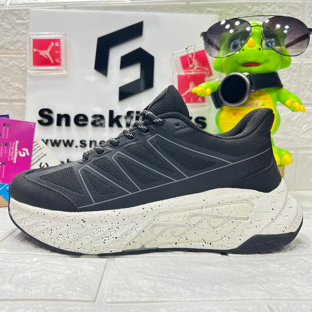 AD - UB - Black White