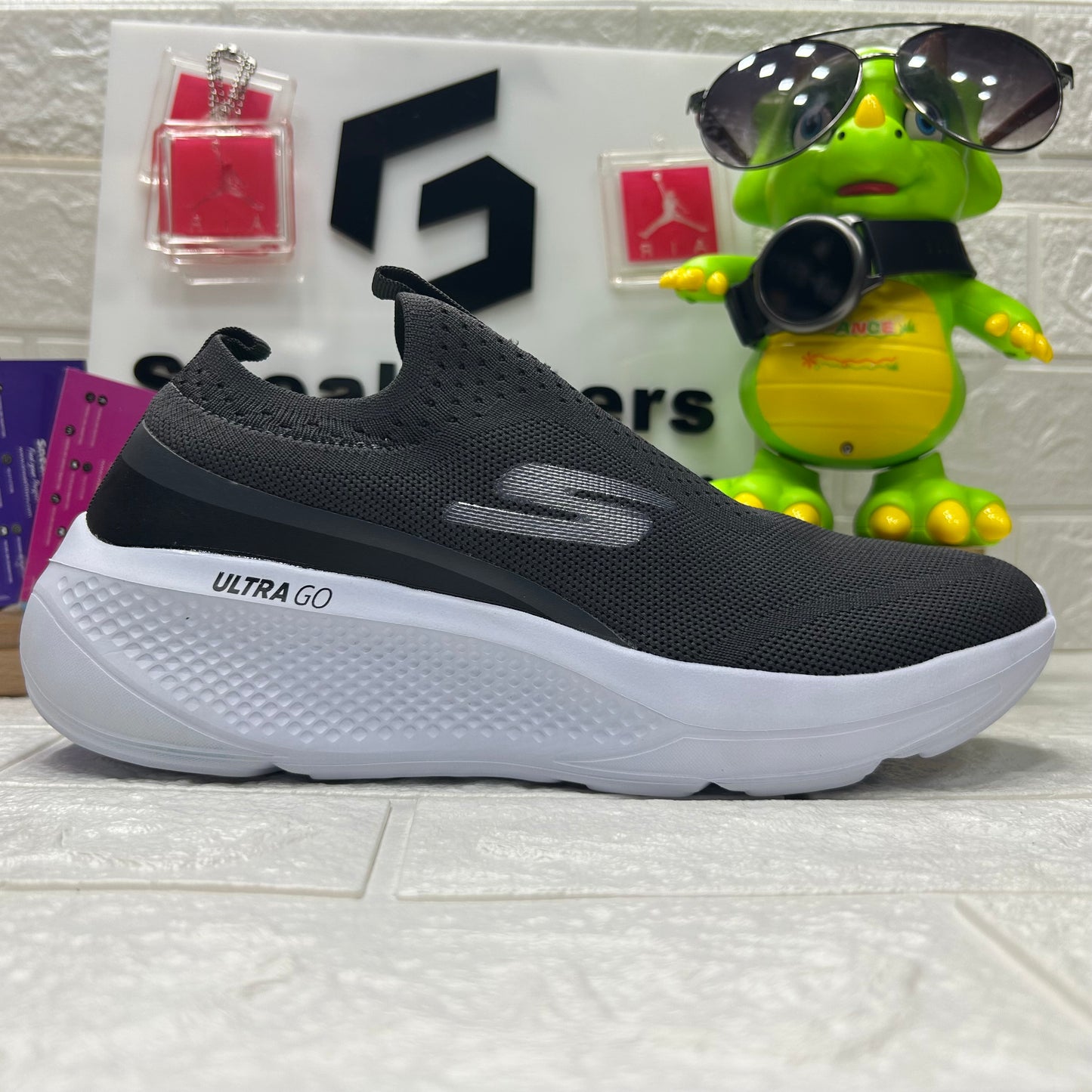 Skecher - Ultra Go - Upraise - Grey White