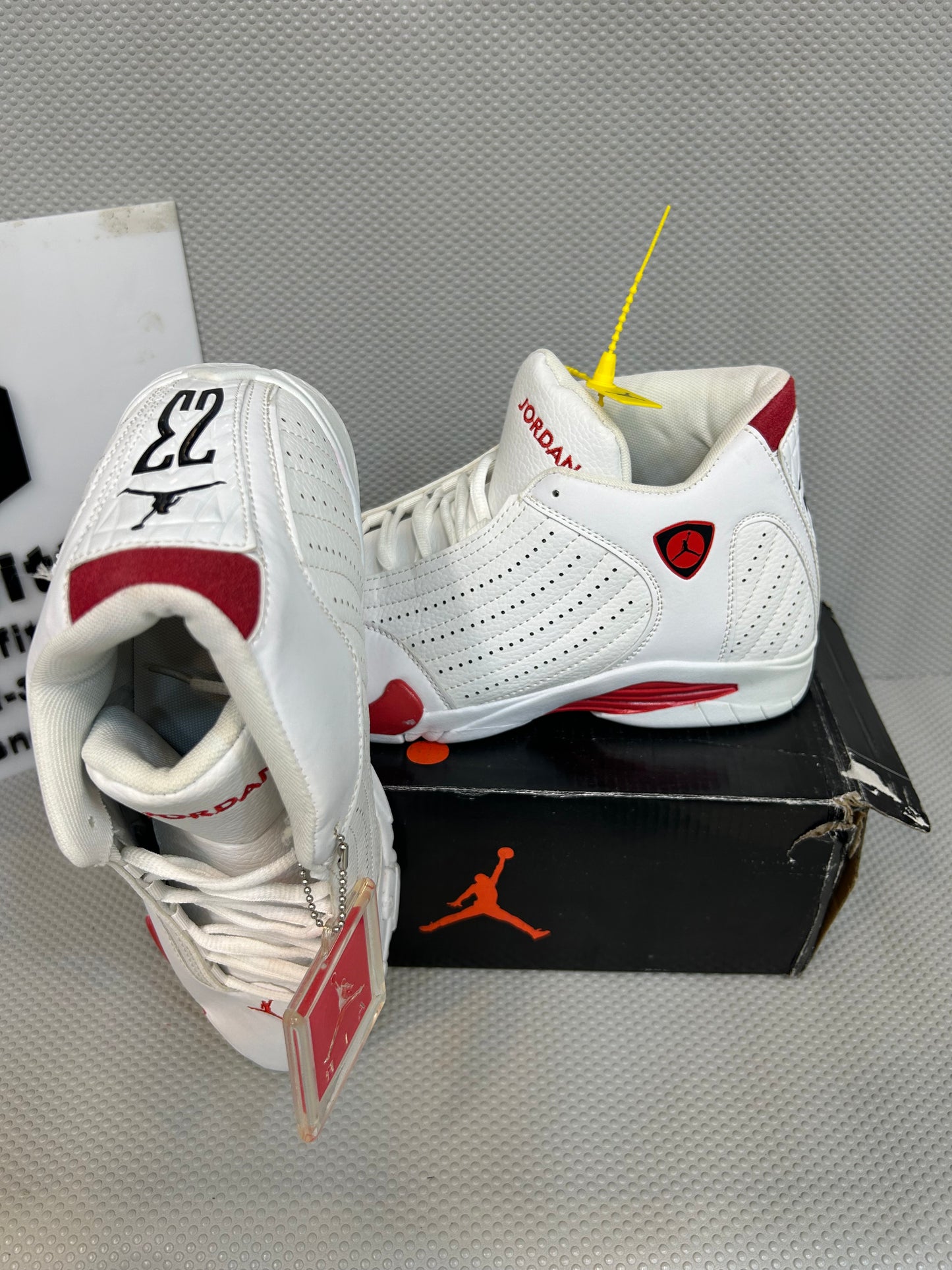 AR JDN 14 - Retro - White Red
