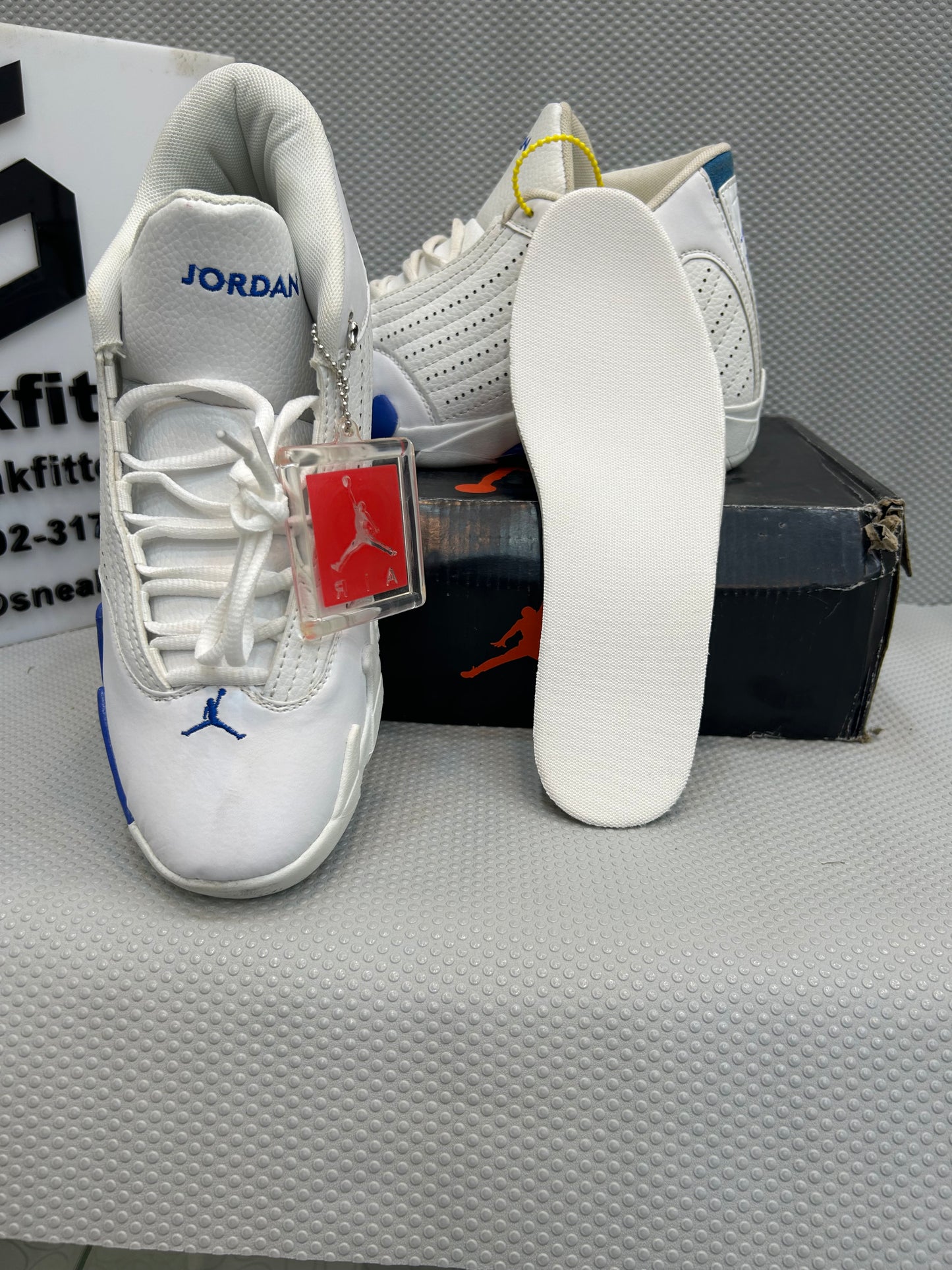 AR JDN 14 - Retro - White Blue