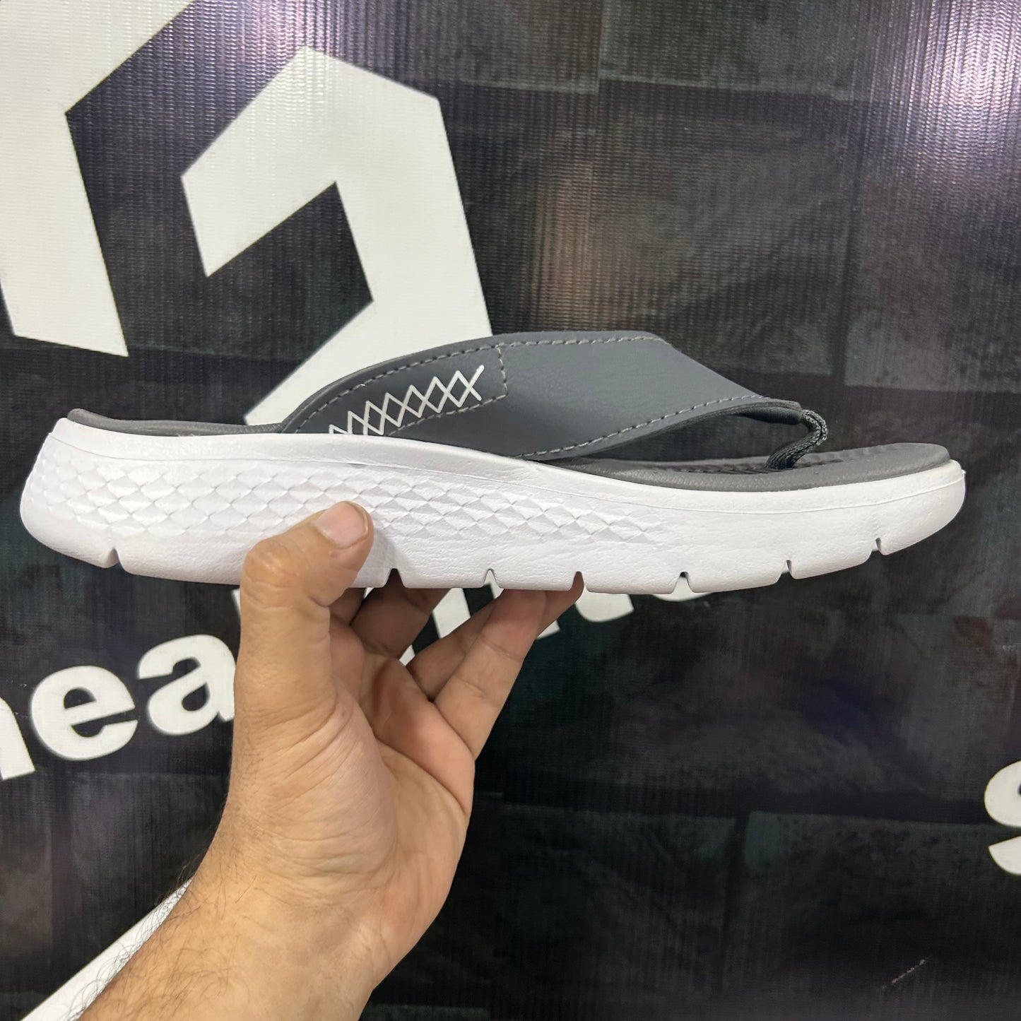 Skecher - D6 - Slides - Grey