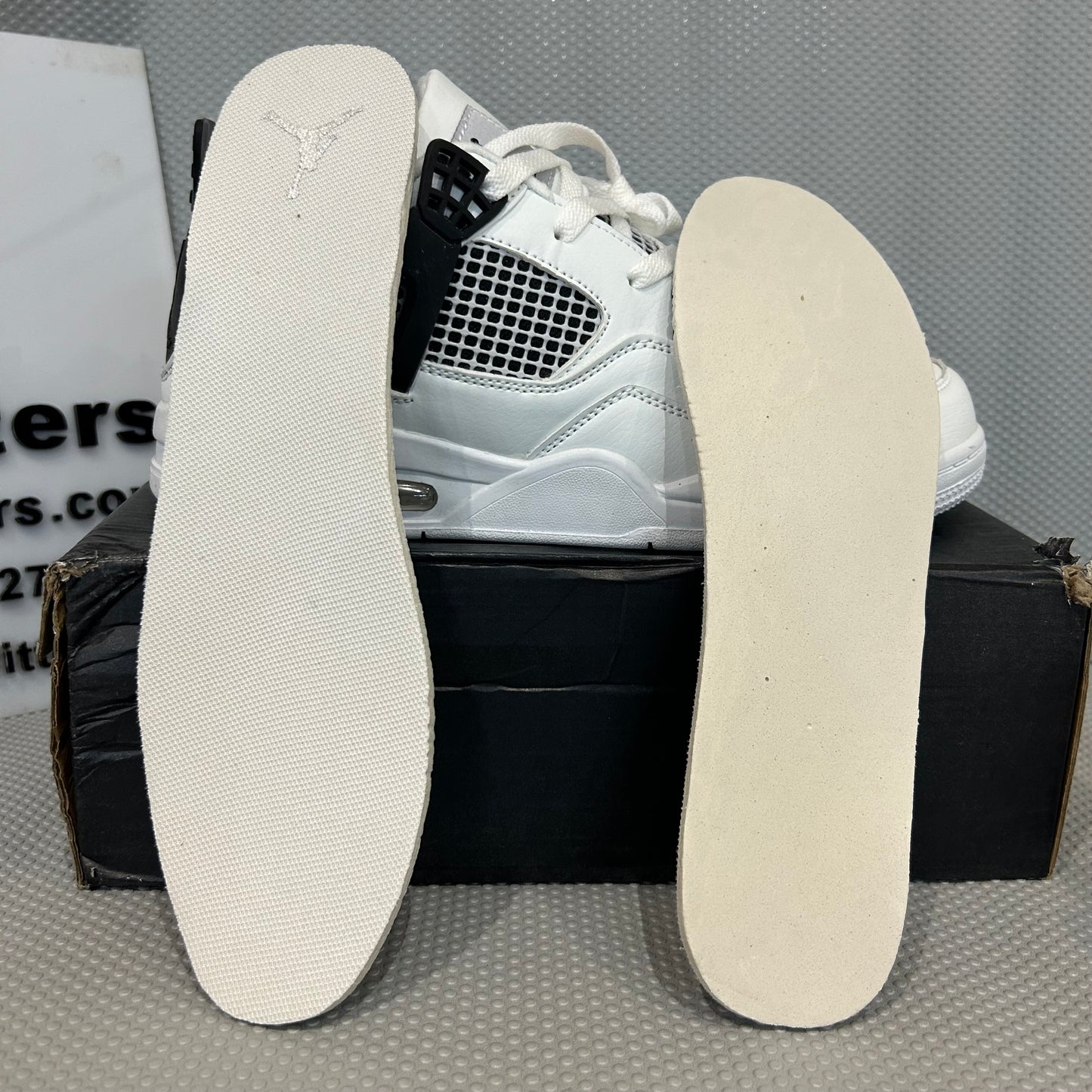 AR JDN 4 - Retro - White with Black
