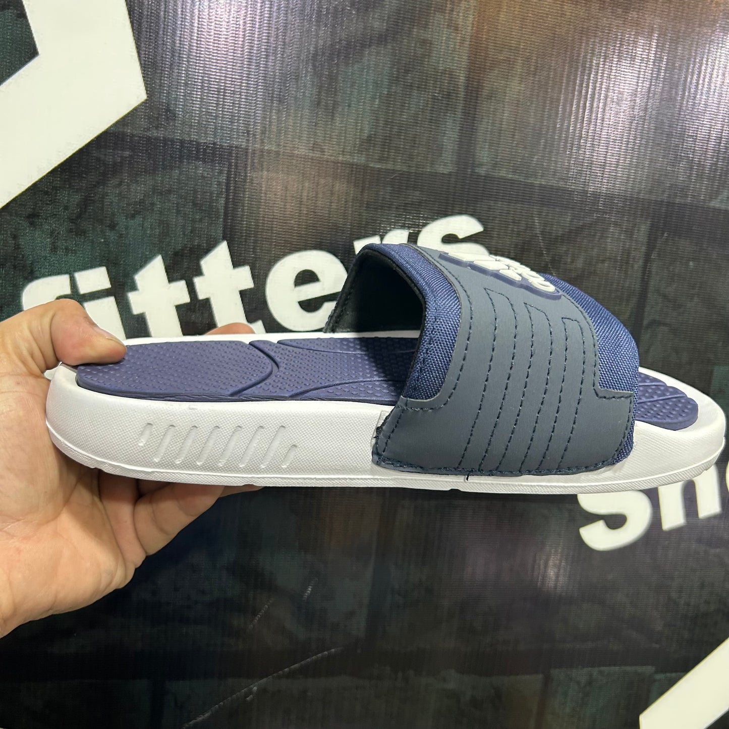 Ad - D1 - Slides - Blue / White