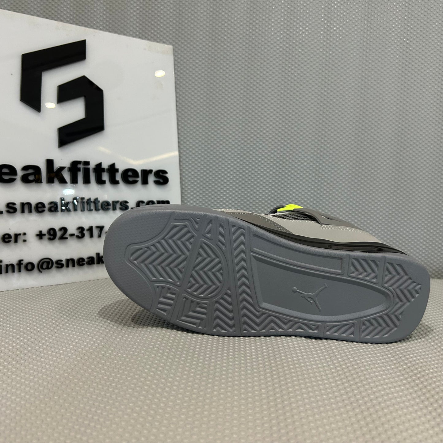 AR JDN 4 - Retro - Grey with Green