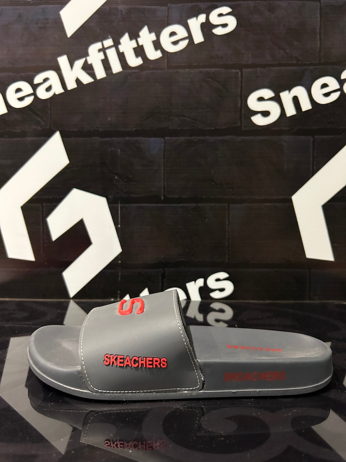 Skecher - D5 - Slides - Gray