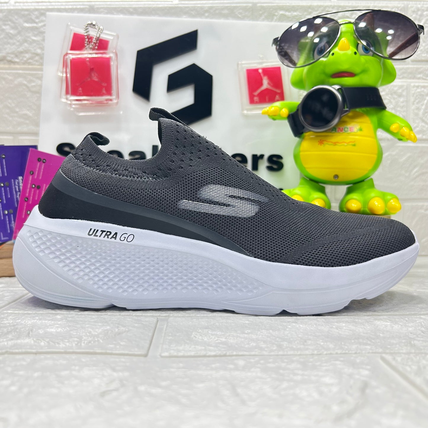 Skecher - Ultra Go - Upraise - Grey White