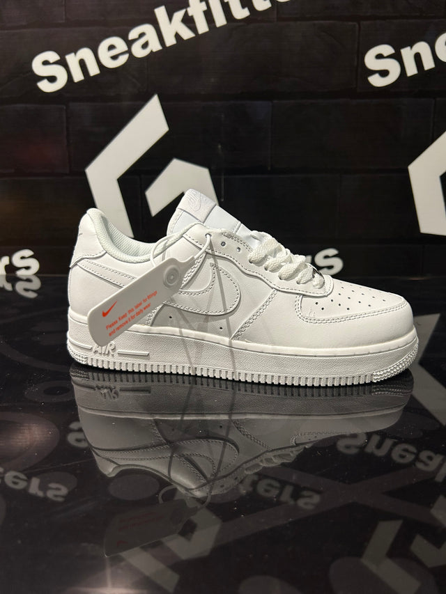 NKE AF1 - All White