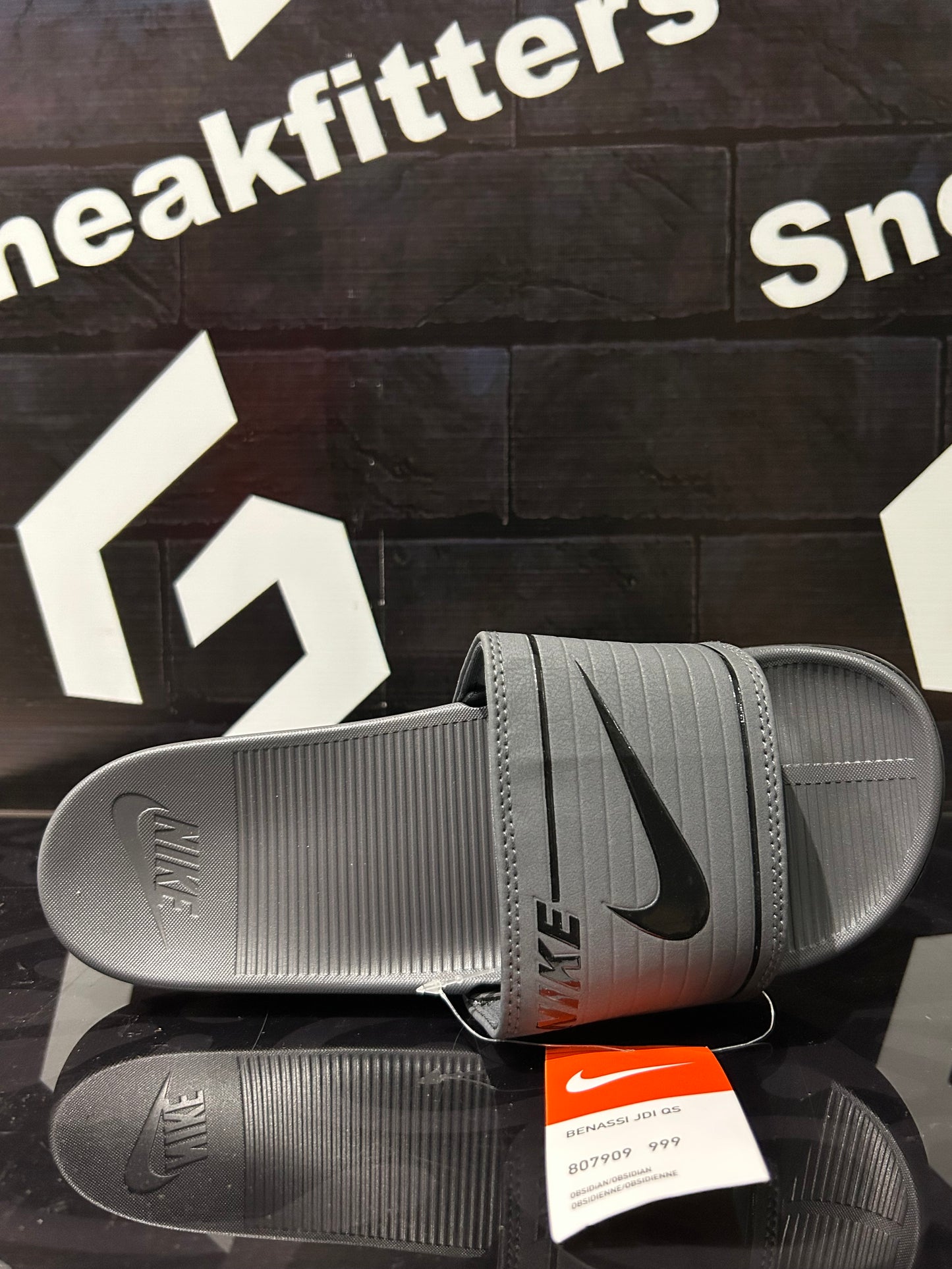 NKE - D6 - Slides - Black