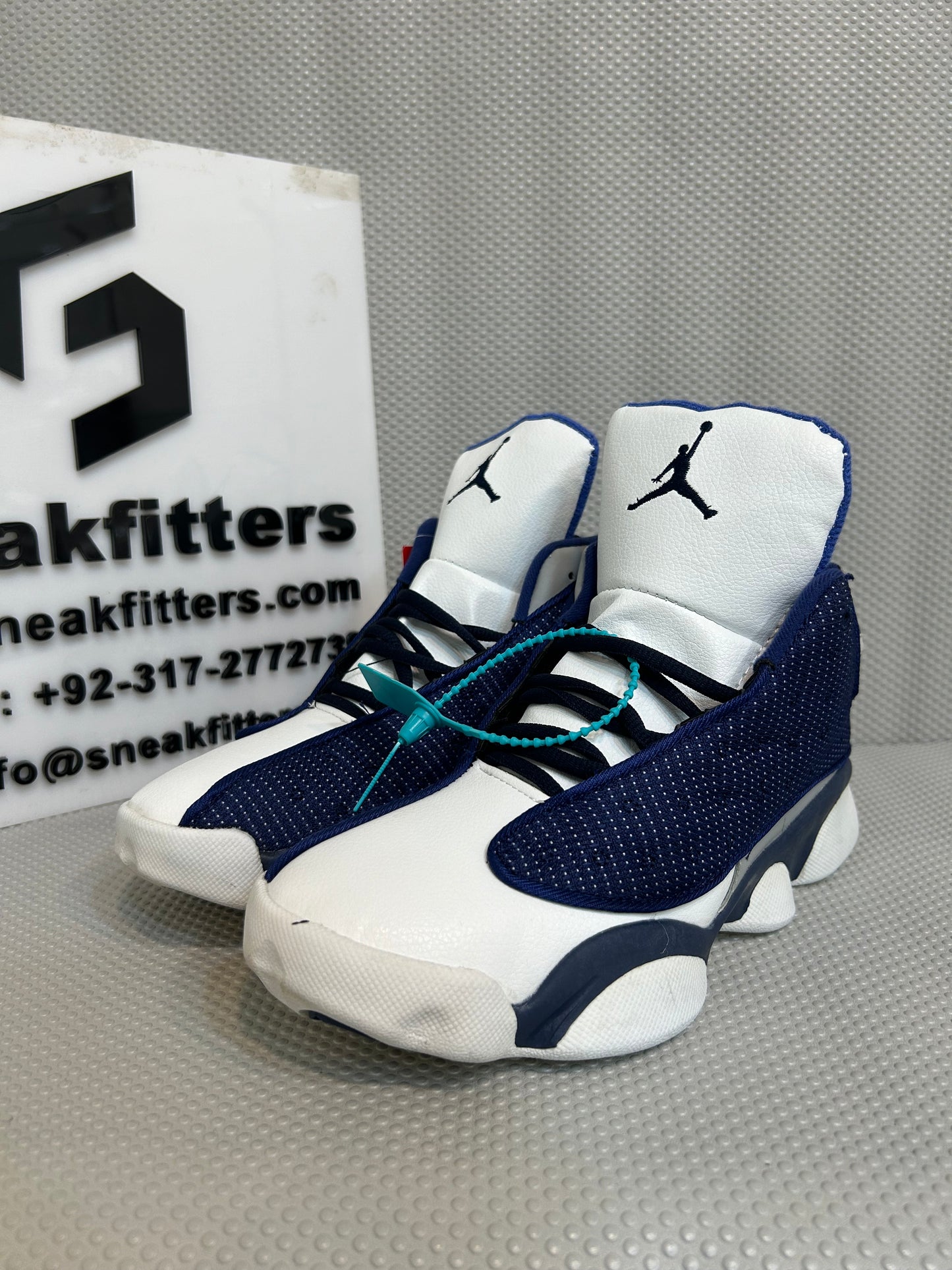 AR JDN 13 - Retro Gym - Blue White