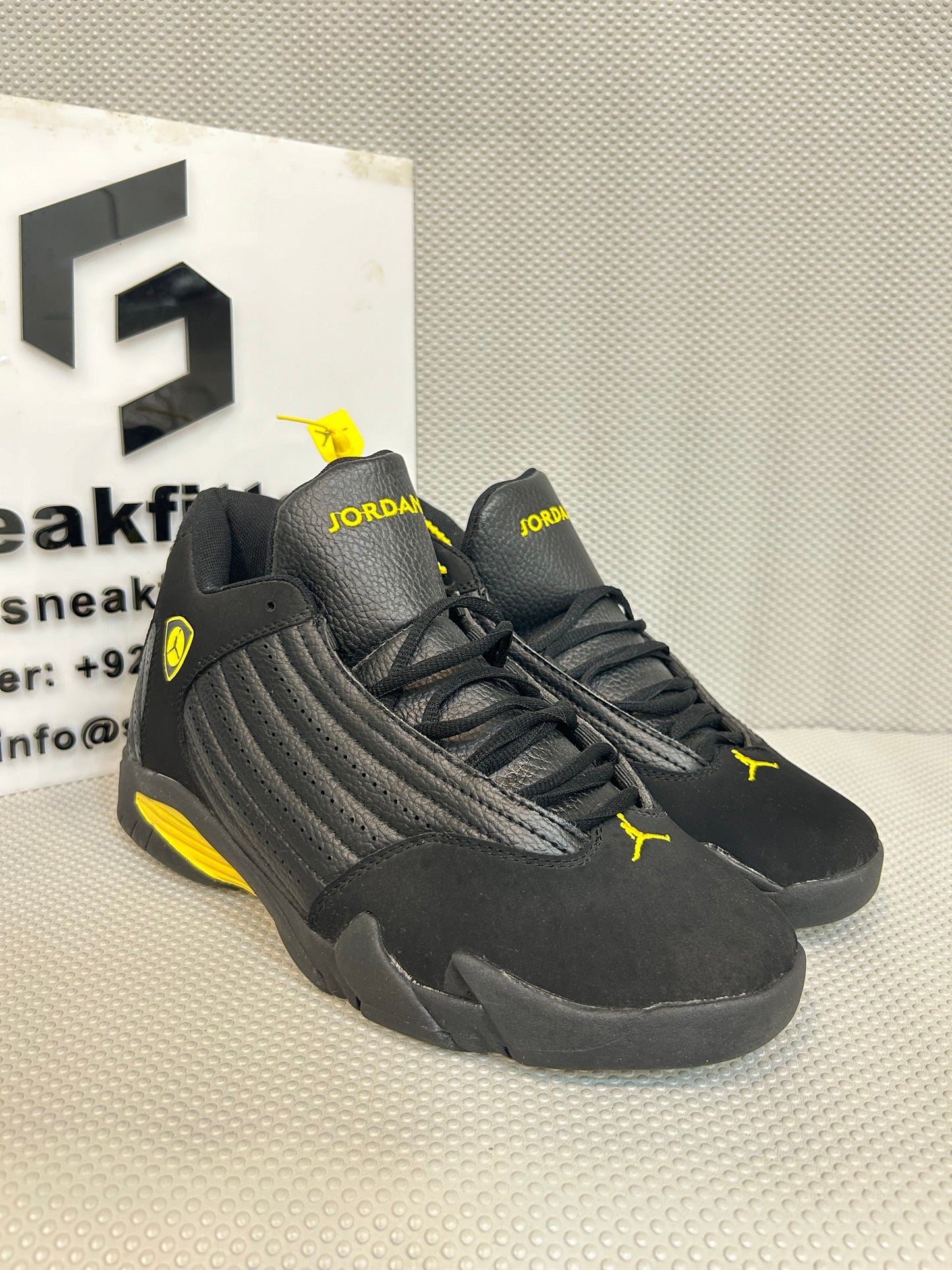 AR JDN 14 - Retro - Black Yellow
