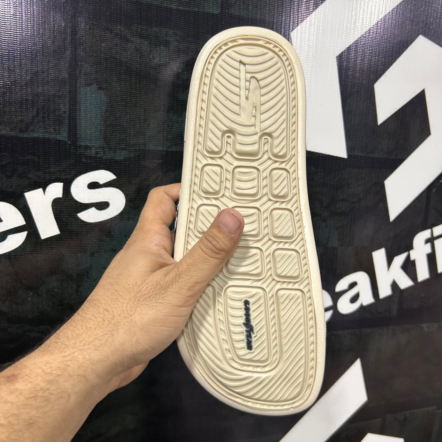 Skecher - D7 - Slides - Off White