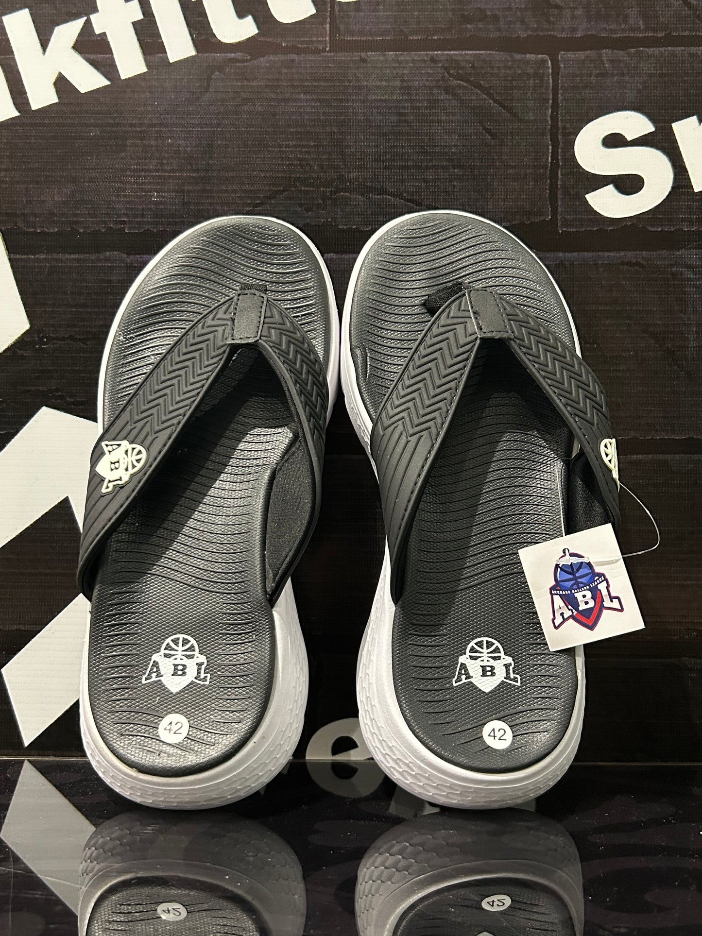 Skecher - D6 - Slides - Black