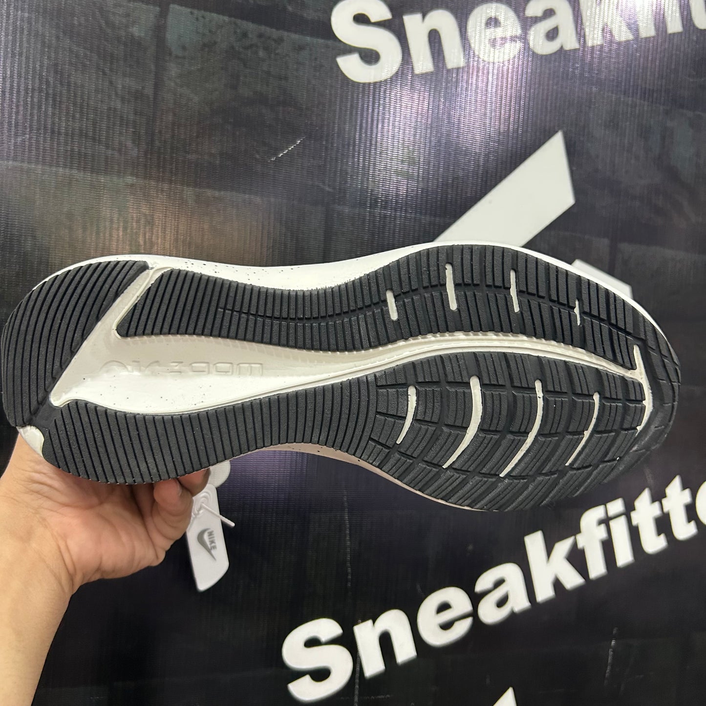 NK - Air Zoom - Black / White