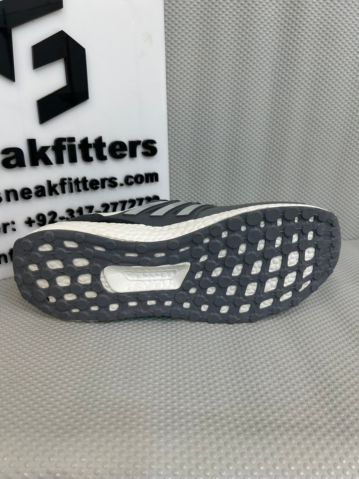 AD - Ultra boost - Gray Green