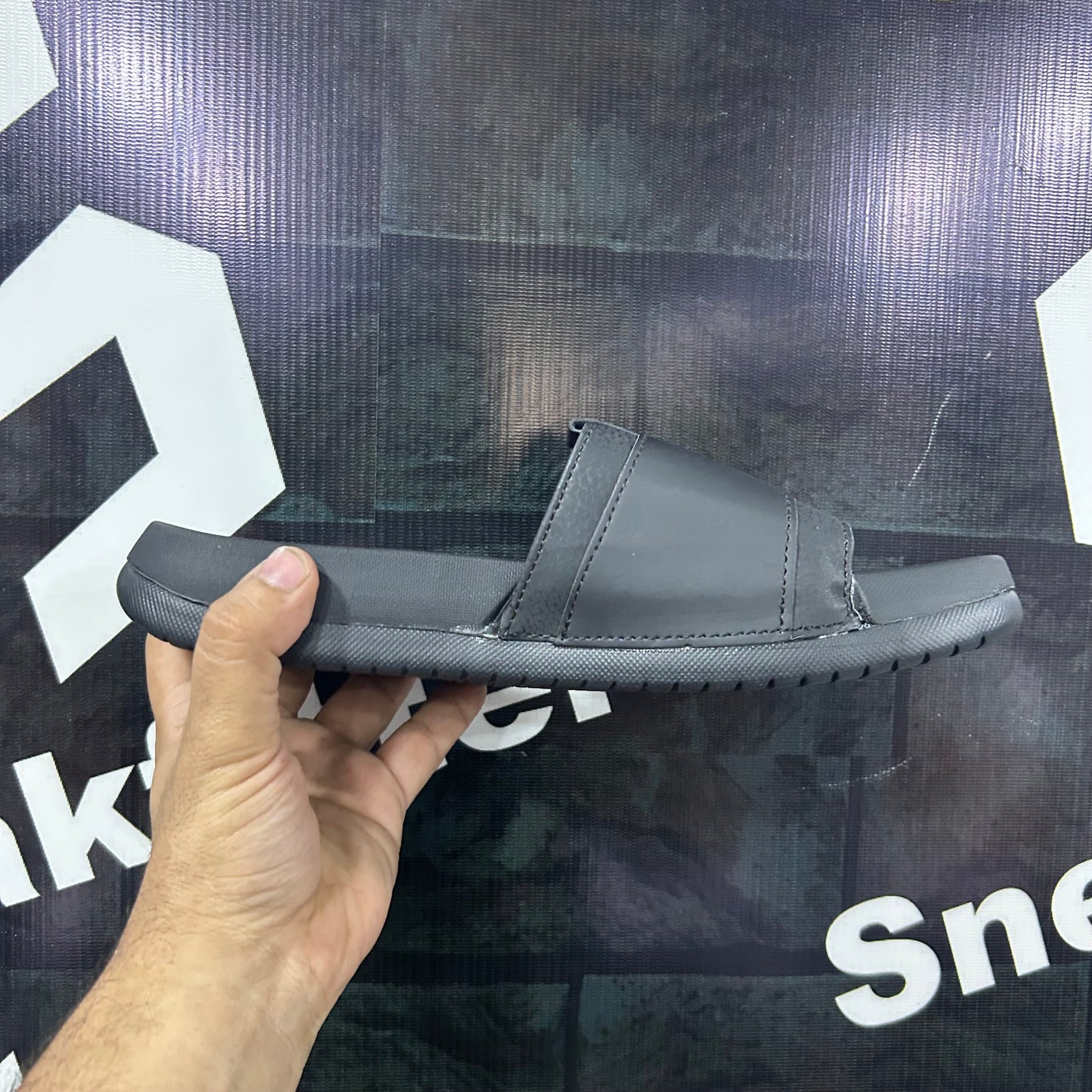 NKE - Slides - D7 - All Black